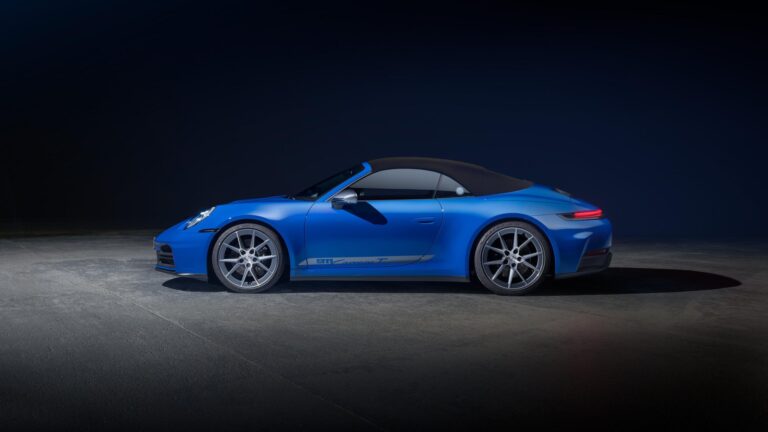 Porsche 911 Carrera T 2025: O Coupe ou Cabriolet para os Apaixonados por Manual